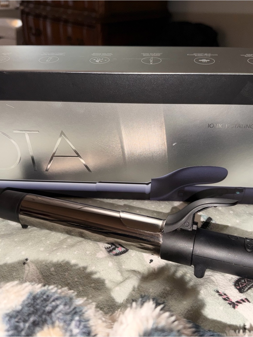 Ionic Ceramic Curling Iron in Black and Silver - Professional Styling